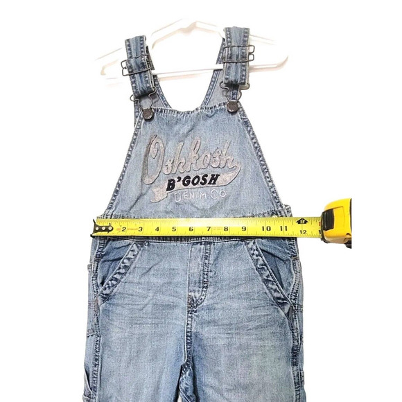 OshKosh B’Gosh Demim Bib Overalls Kids Size 4T Light Wash Embroidered Logo Patch - Picture 6 of 9